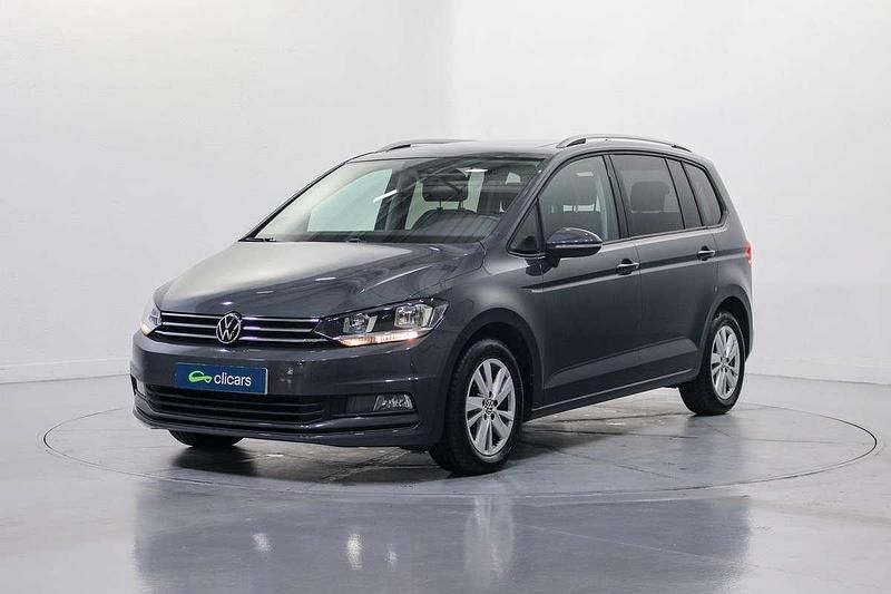 Usado VW Touran Advance 150 CV (110 kW) 2022 Gris Monovolumen