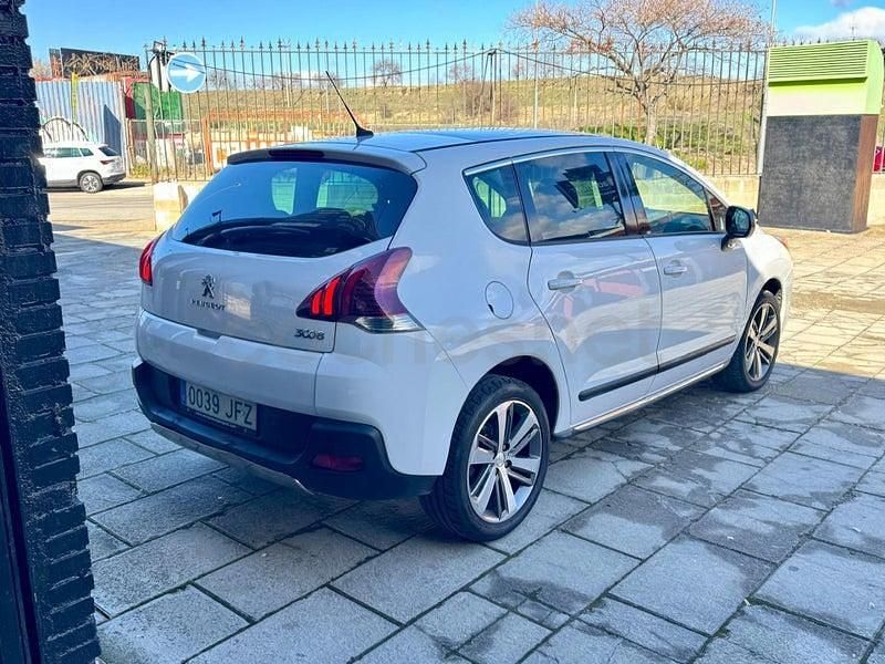 Usado Peugeot 3008 Allure 130 CV (95 kW) 2015 Blanco Familiar