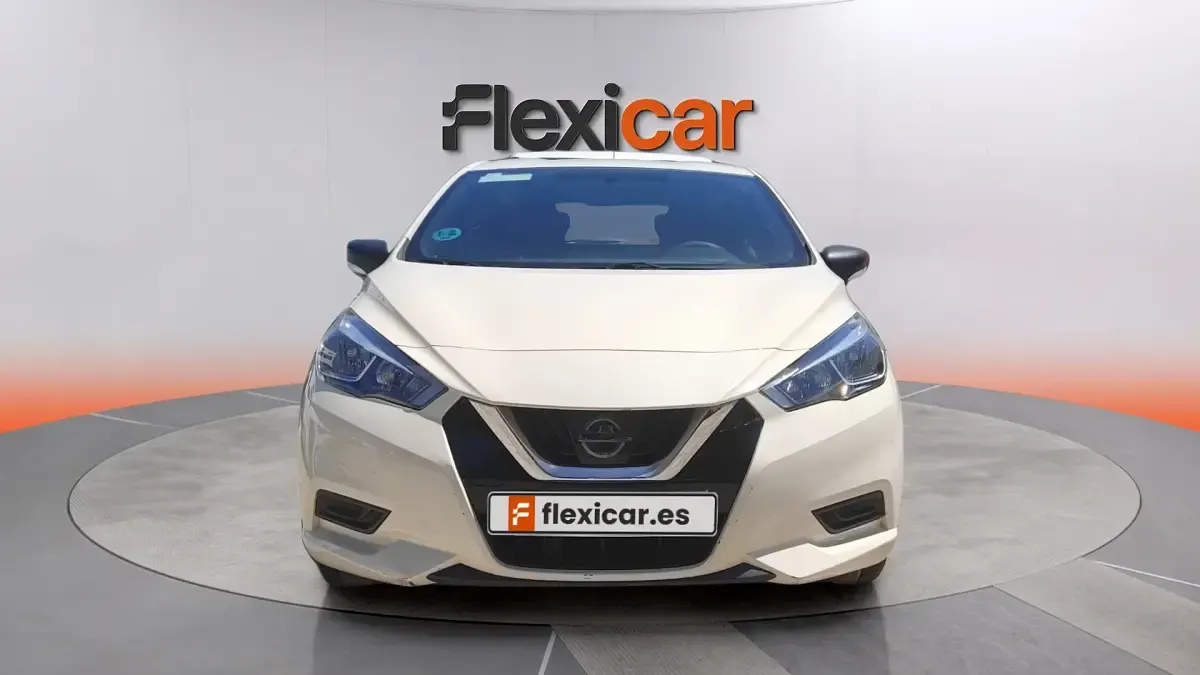 Usado Nissan Micra Acenta 71 CV (52 kW) 2019 Beige Utilitario