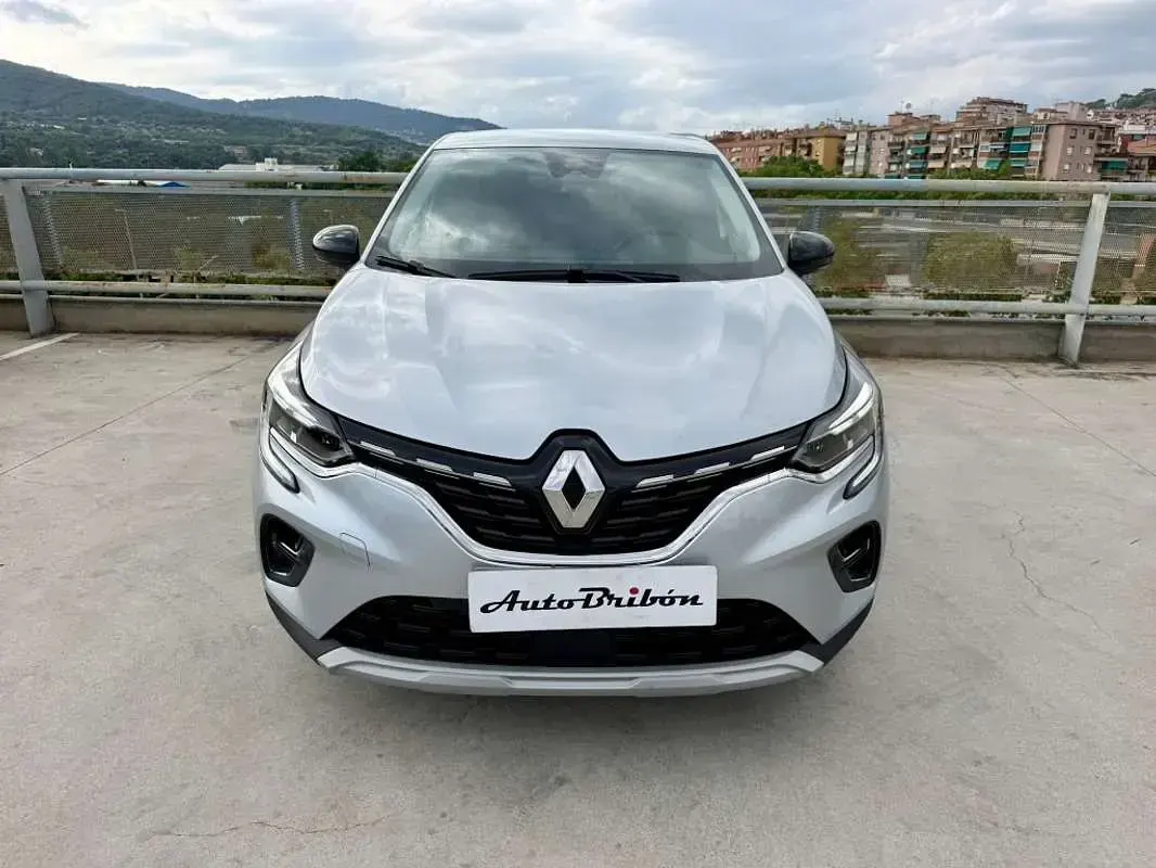 Usado Renault Captur Techno 91 CV (66 kW) 2024 Plateado SUV