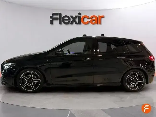 Usado Mercedes B200 150 CV (110 kW) 2021 Negro Utilitario