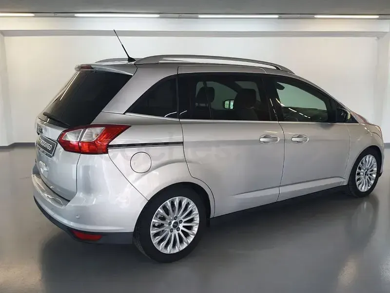 Usado Ford Grand C-Max Trend 115 CV (84 kW) 2011 Gris / plata Monovolumen