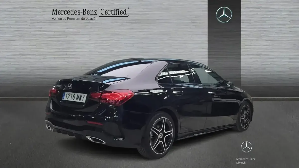 Usado Mercedes A200 AMG line 150 CV (110 kW) 2024 Negro Berlina