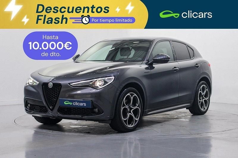 Usado Alfa Romeo Stelvio Veloce 210 CV (154 kW) 2021 Gris / plata SUV