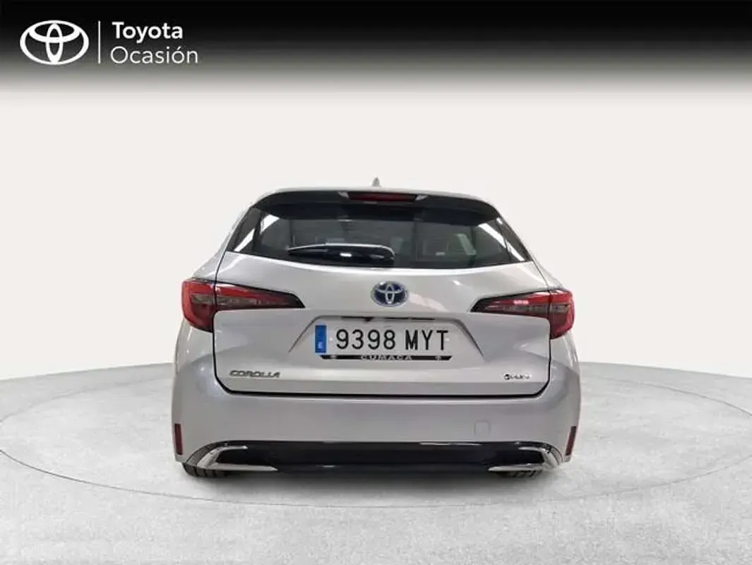 Usado Toyota Corolla Active 140 CV (102 kW) 2025 Plateado Familiar