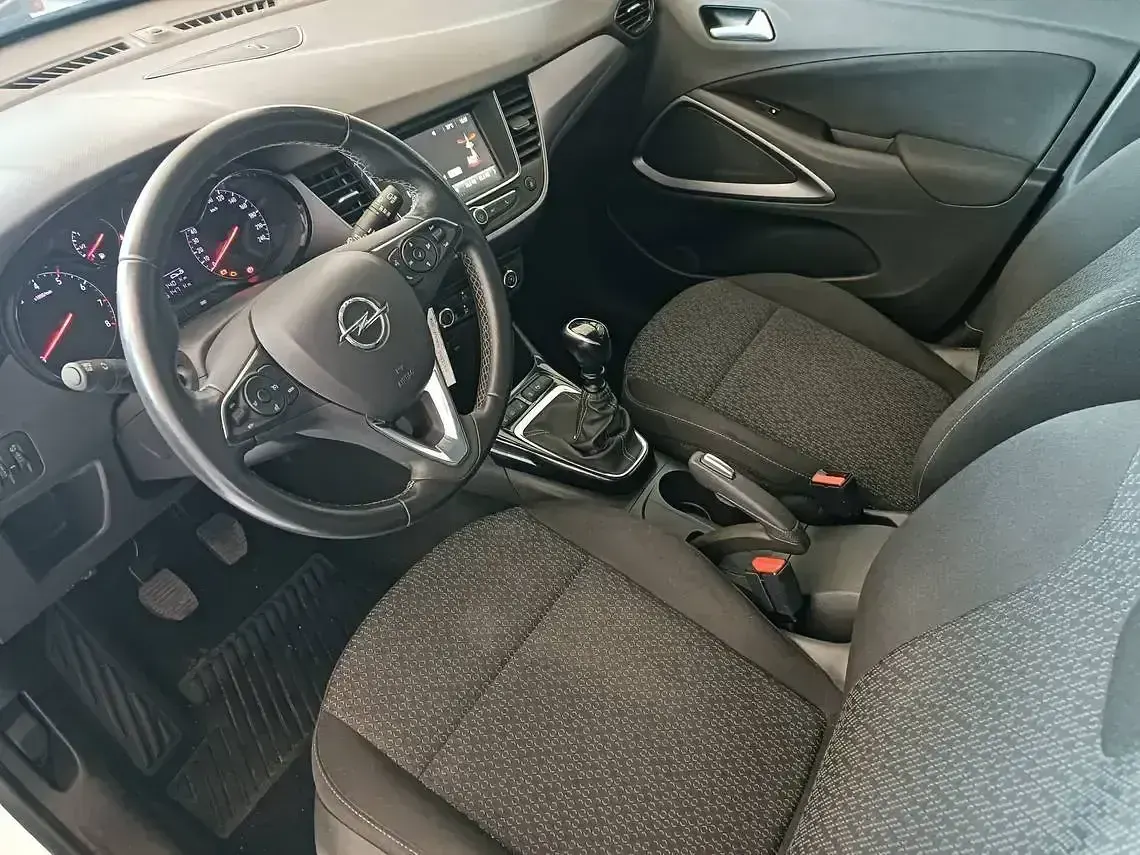 Usado Opel Crossland X Edition 110 HP (80 kW) 2023 Branco SUV