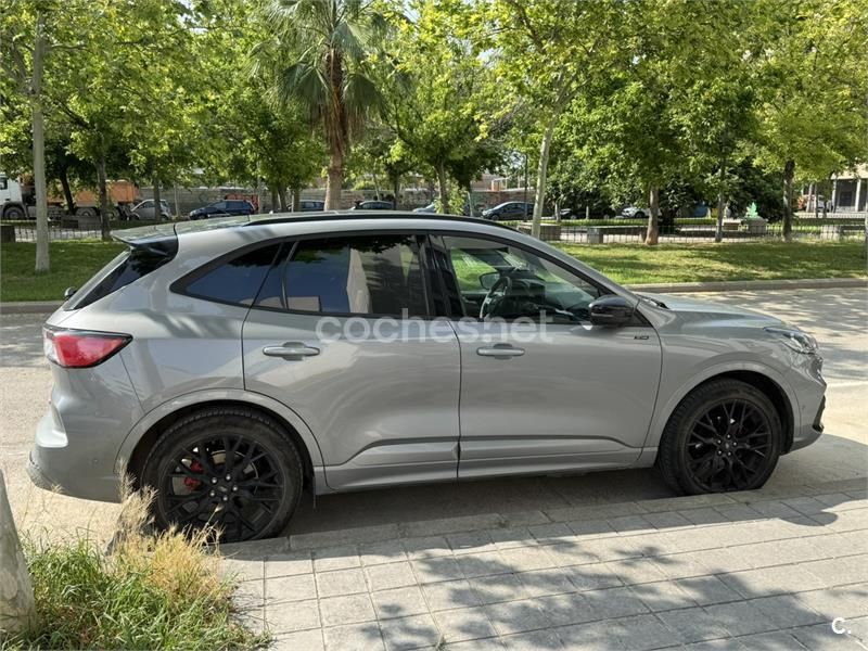 Gris / plata Usado 2023 Ford Kuga ST-Line X SUV | 27.200 € (Buen precio) - Imagen 1/4