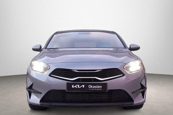 Usado Kia Ceed 120 CV (88 kW) 2024 Plateado Utilitario