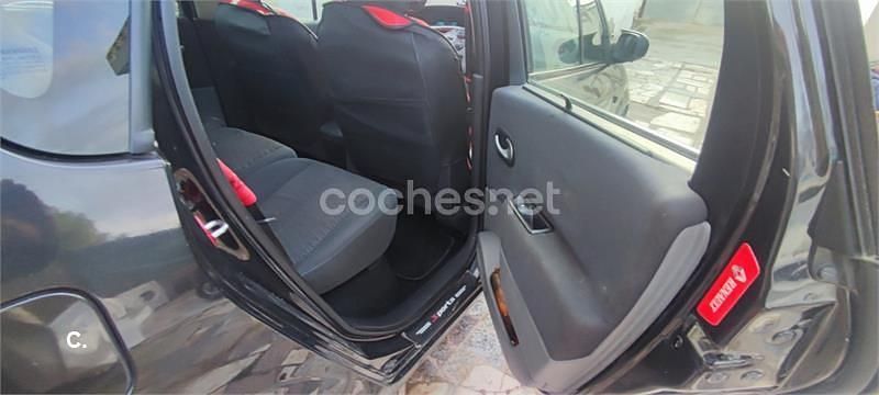 Usado Renault Scénic III Dynamique 105 CV (77 kW) 2009 Negro Monovolumen