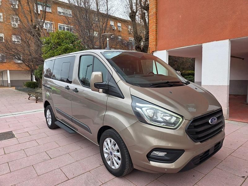 Usado Ford Tourneo Custom Trend 130 CV (95 kW) 2019 Gris Van
