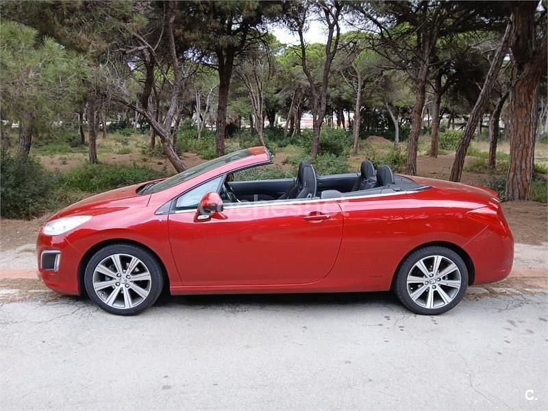 Usado Peugeot 308 CC Active 115 CV (84 kW) 2015 Rojo Descapotable