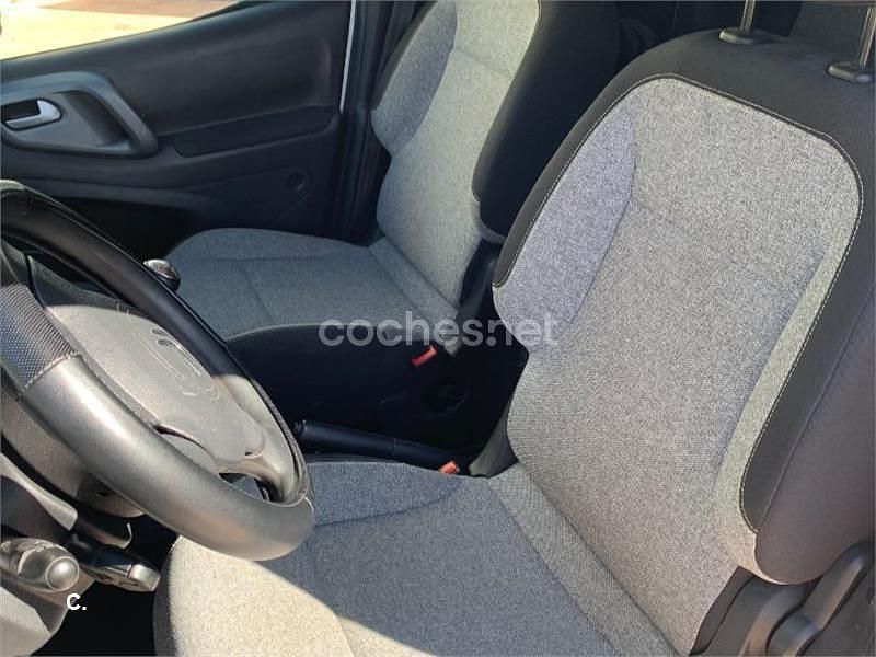 Usado Citroën Berlingo Feel 100 CV (73 kW) 2018 Blanco Monovolumen