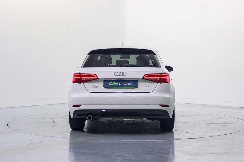 Usado Audi A3 Sportback Design 110 CV (80 kW) 2017 Blanco Utilitario