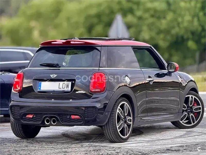 Usado Mini John Cooper Works 231 CV (169 kW) 2024 Negro Utilitario