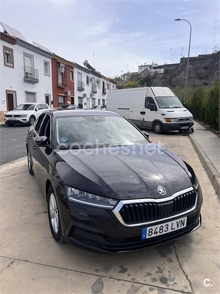 Usado Skoda Octavia Style 150 HP (110 kW) 2021 Preto Sedan