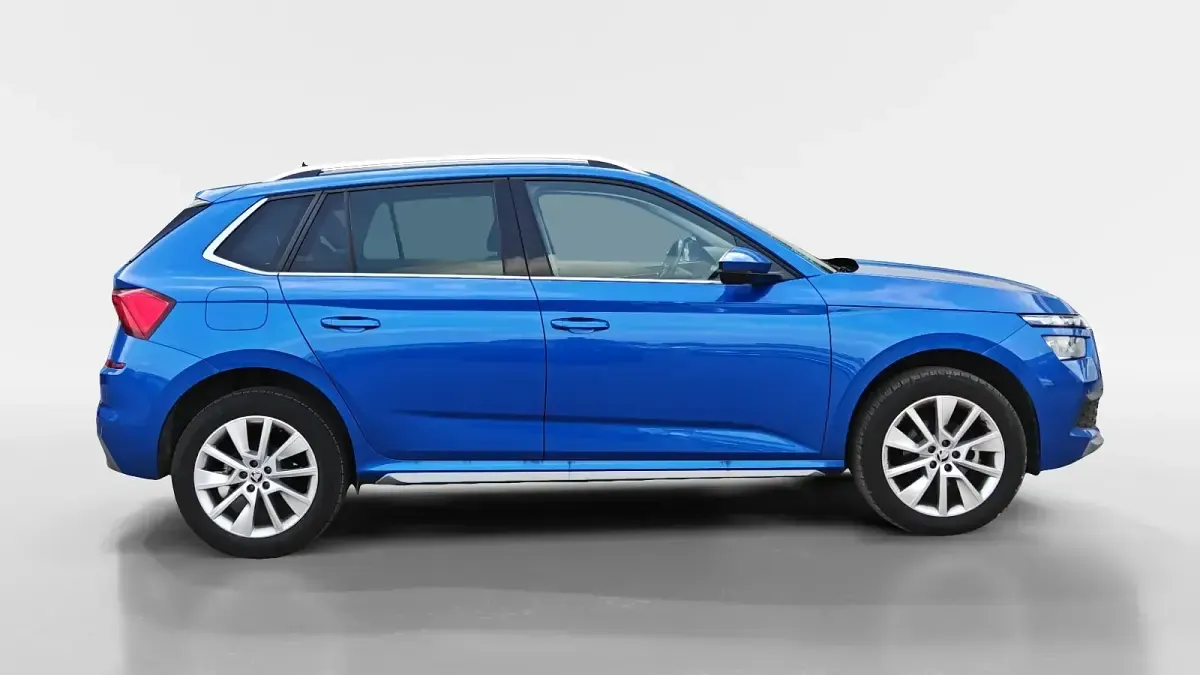 Usado Skoda Kamiq Style 110 CV (80 kW) 2022 Azul SUV