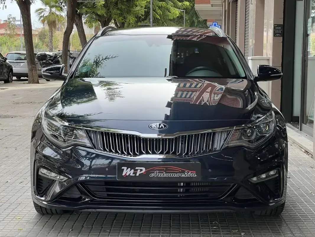 Usado Kia Optima 136 CV (100 kW) 2019 Azul Familiar