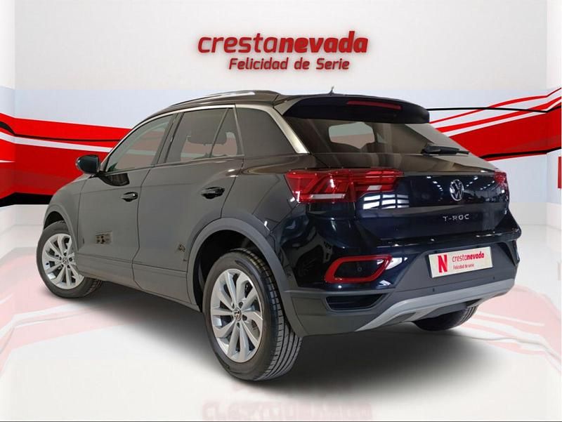 Usado VW T-Roc Life 150 CV (110 kW) 2023 Negro SUV