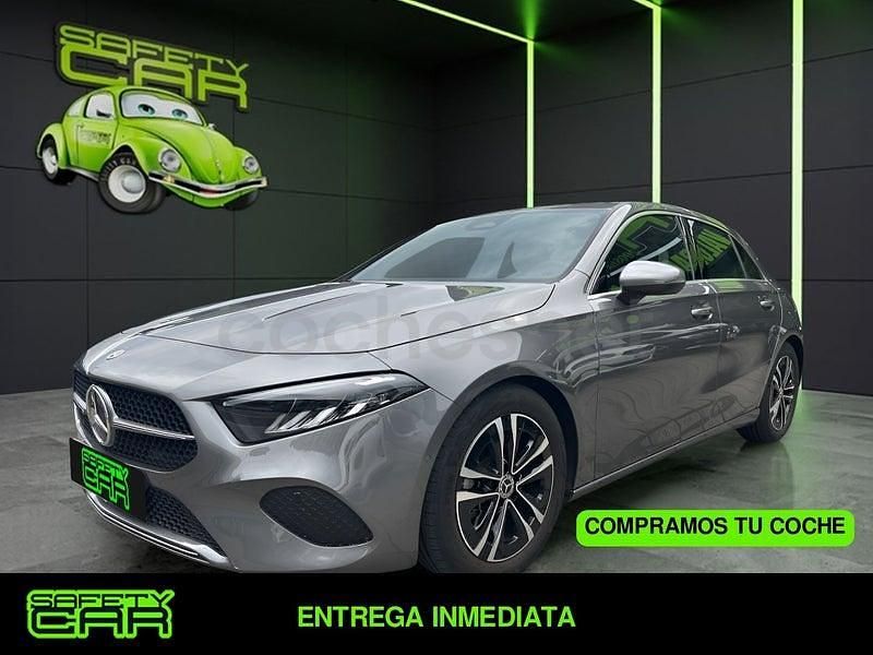 Usado Mercedes A200 163 CV (119 kW) 2023 Gris / plata Berlina