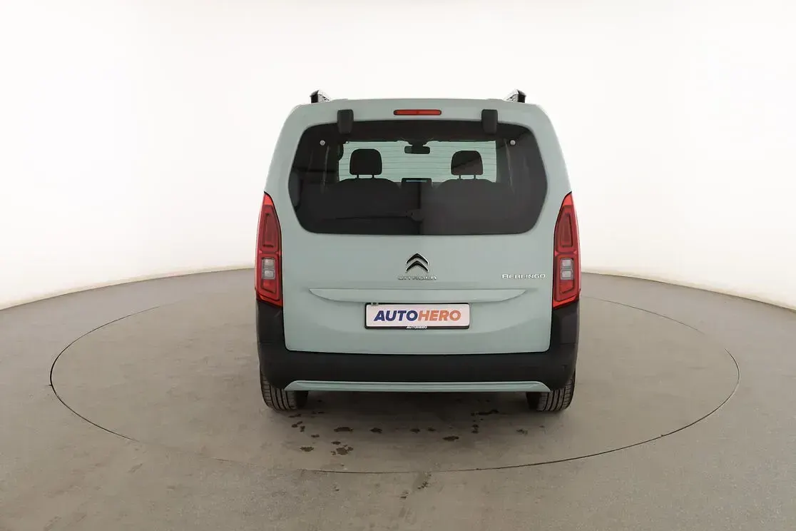 Usado Citroën Berlingo Shine 131 CV (96 kW) 2019 Verde Monovolumen