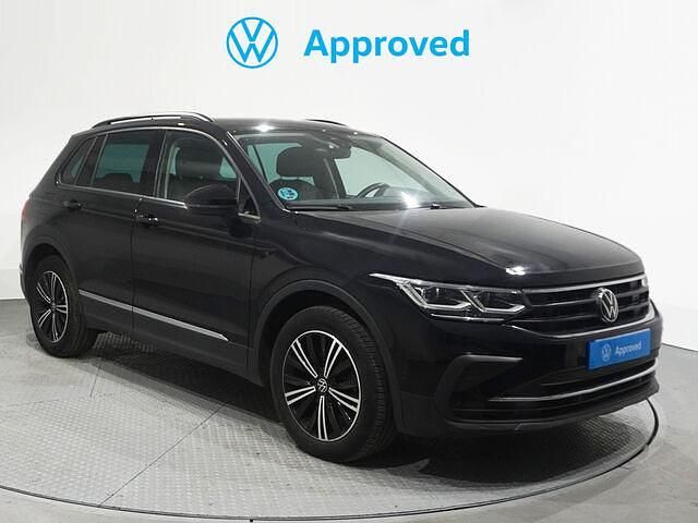 Usado VW Tiguan Life 150 CV (110 kW) 2022 Negro SUV