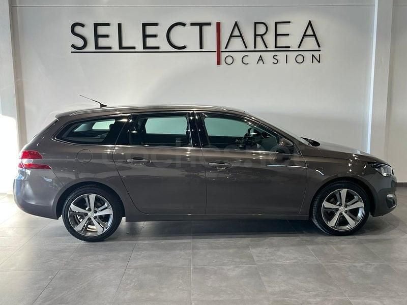 Usado Peugeot 308 SW Style 120 CV (88 kW) 2016 Gris / plata Familiar