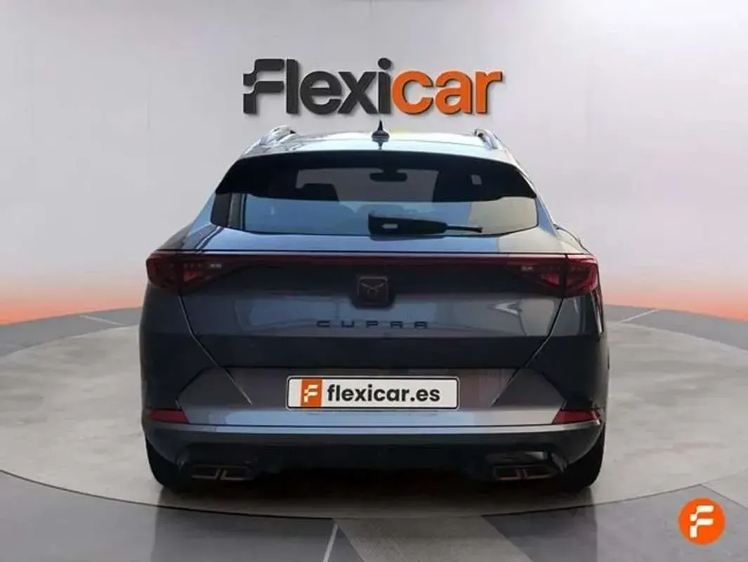 Usado Cupra Formentor 204 CV (150 kW) 2024 Gris SUV