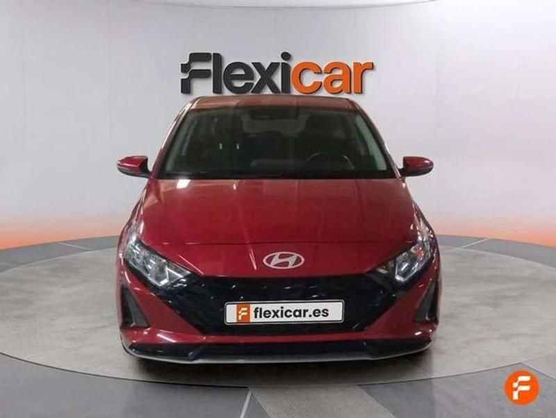 Usado Hyundai i20 101 CV (74 kW) 2024 Rojo Utilitario