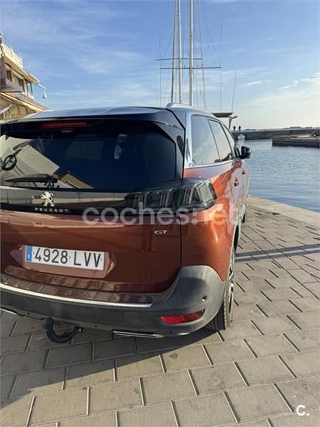 Usado Peugeot 5008 GT 180 CV (132 kW) 2022 Marrón SUV