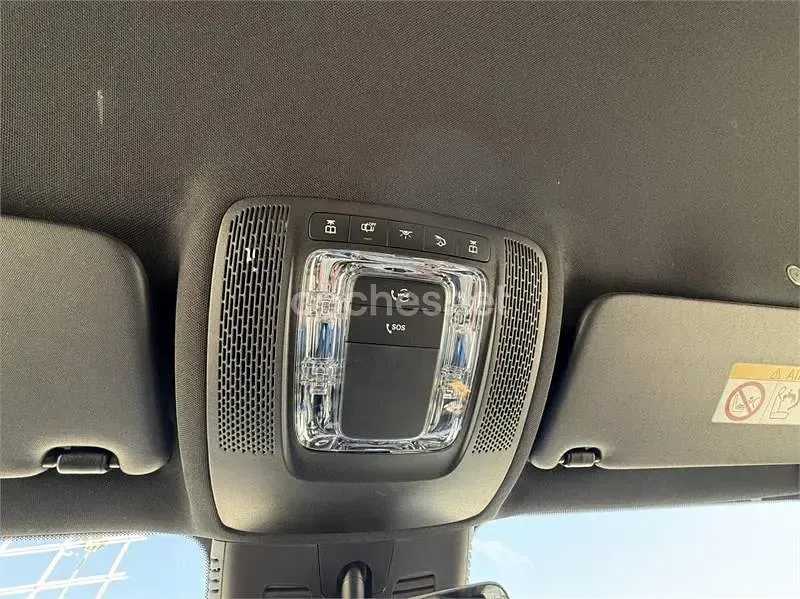 Usado Mercedes GLB200 150 CV (110 kW) 2025 Gris / plata SUV