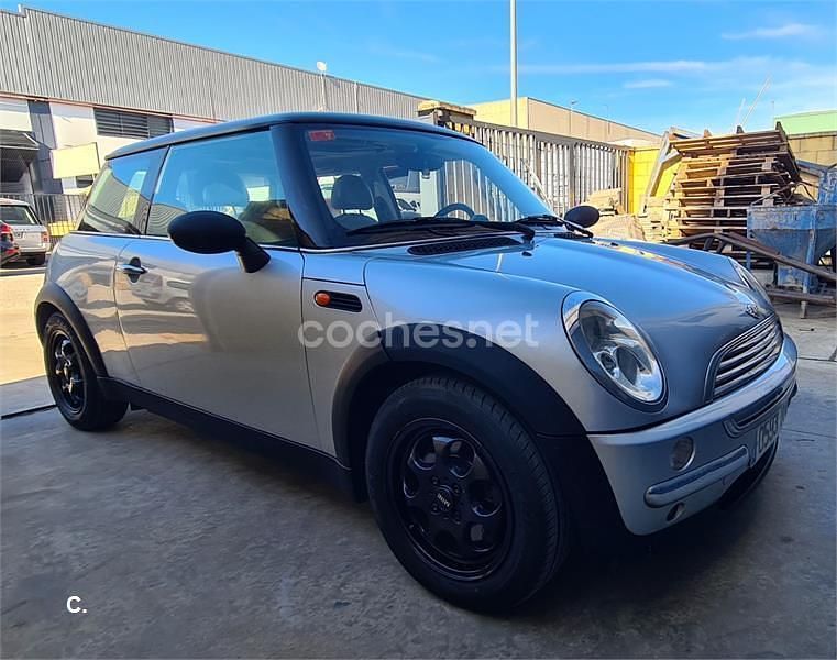 Usado Mini Cooper 115 CV (84 kW) 2001 Gris / plata Utilitario