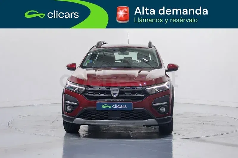 Usado Dacia Sandero Comfort 101 CV (74 kW) 2021 Rojo Berlina