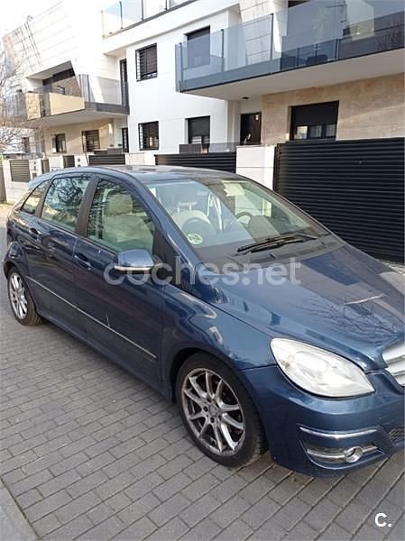 Usado Mercedes B180 109 CV (80 kW) 2011 Azul Monovolumen
