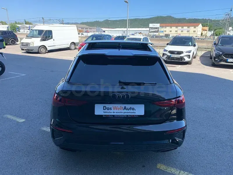 Usado Audi A3 Ambiente 150 CV (110 kW) 2022 Negro Berlina