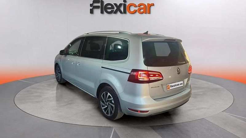 Usado VW Sharan Advance 150 CV (110 kW) 2018 Gris Monovolumen