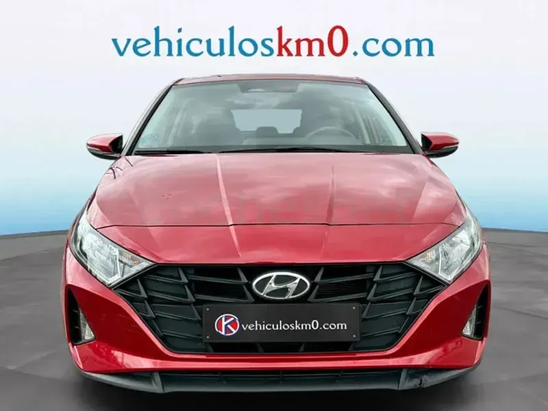 Usado Hyundai i20 84 CV (61 kW) 2022 Rojo Utilitario