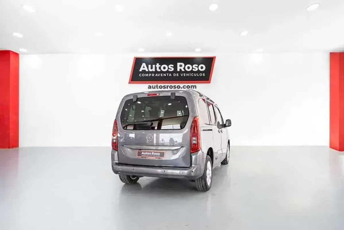 Usado Opel Combo Life Elegance 131 CV (96 kW) 2023 Gris Monovolumen