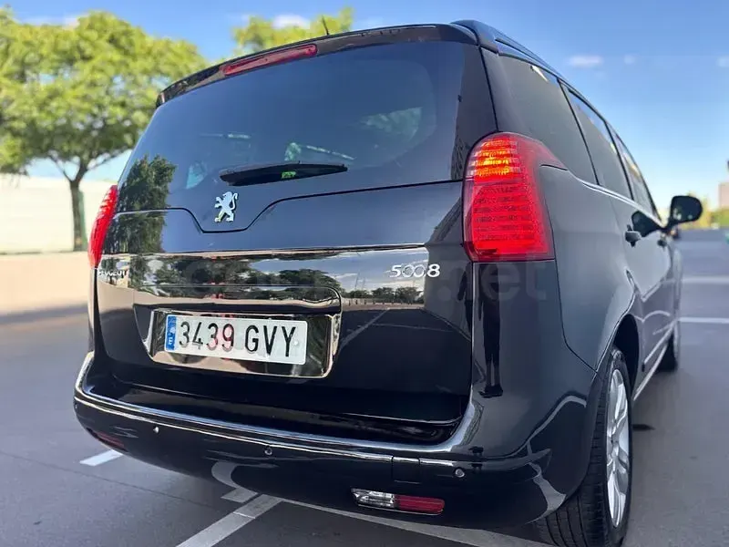 Usado Peugeot 5008 Sport 110 CV (80 kW) 2010 Negro Monovolumen