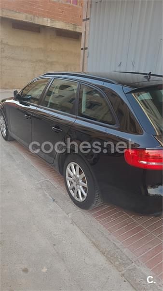 Usado Audi A4 143 CV (105 kW) 2012 Negro Familiar