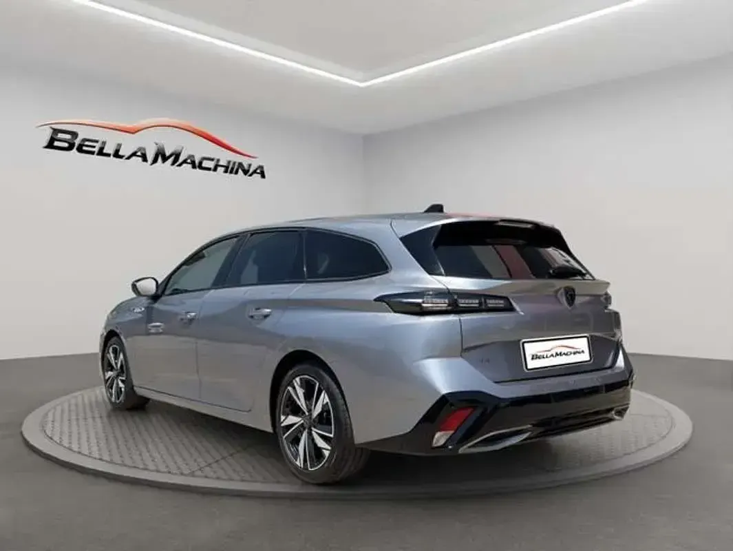 Usado Peugeot 308 SW Allure 131 CV (96 kW) 2022 Gris Familiar