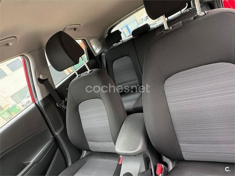 Używany Hyundai Kona 120 KM (88 kW) 2018 Czerwony SUV
