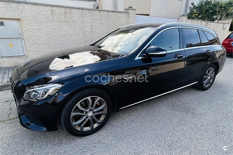 Usado Mercedes C220 Avantgarde 170 CV (125 kW) 2015 Negro Familiar