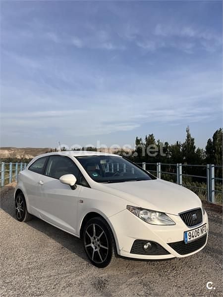 Blanco Usado 2009 Seat Ibiza SC Reference Utilitario | 4500 € (Precio justo) - Imagen 1/4