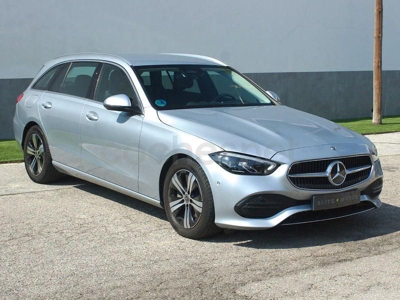 Usado Mercedes C200 204 CV (150 kW) 2023 Gris / plata Familiar