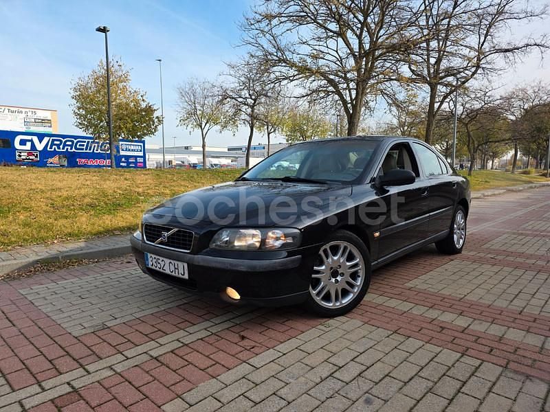Negro Usado 2003 Volvo S60 Berlina | 3995 € (Precio justo) - Imagen 1/4
