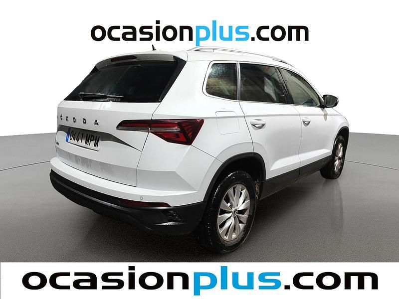 Usado Skoda Karoq Selection 115 CV (84 kW) 2024 Blanco SUV