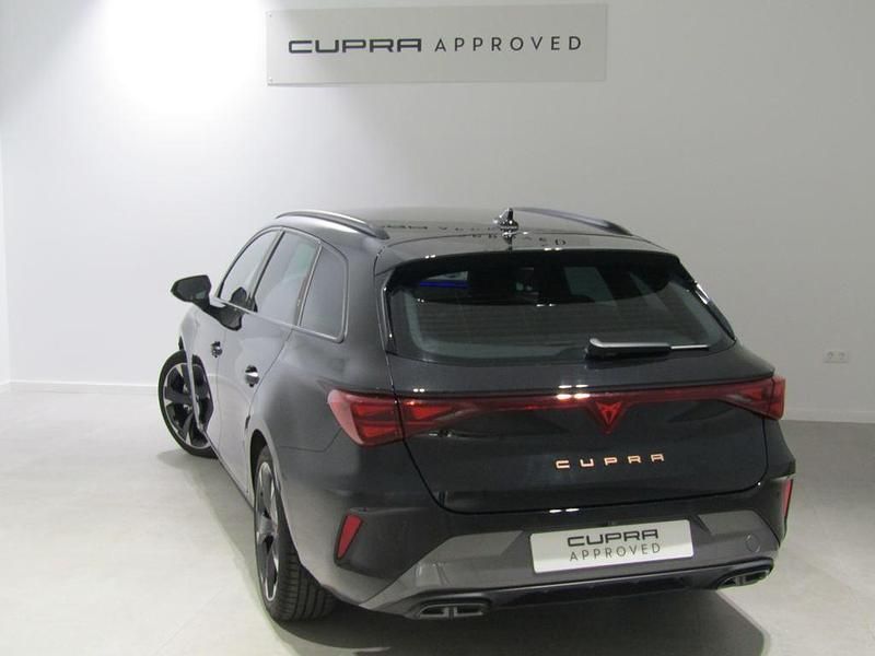 Usado Cupra Leon 150 CV (110 kW) 2024 Negro Familiar