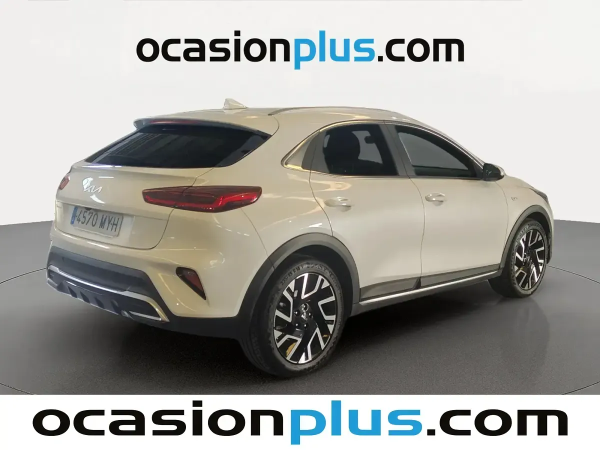Usado Kia XCeed 100 CV (73 kW) 2025 Blanco SUV