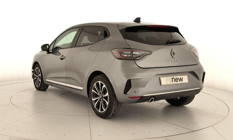 Begagnad Renault Clio V Techno 100 HK (73 kW) 2025 Grå Sedan