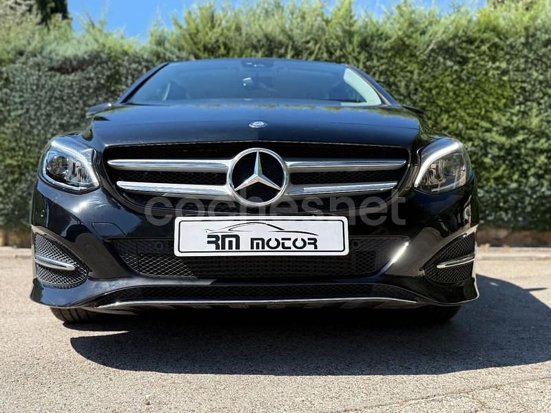 Usado Mercedes B180 122 CV (89 kW) 2016 Negro Monovolumen